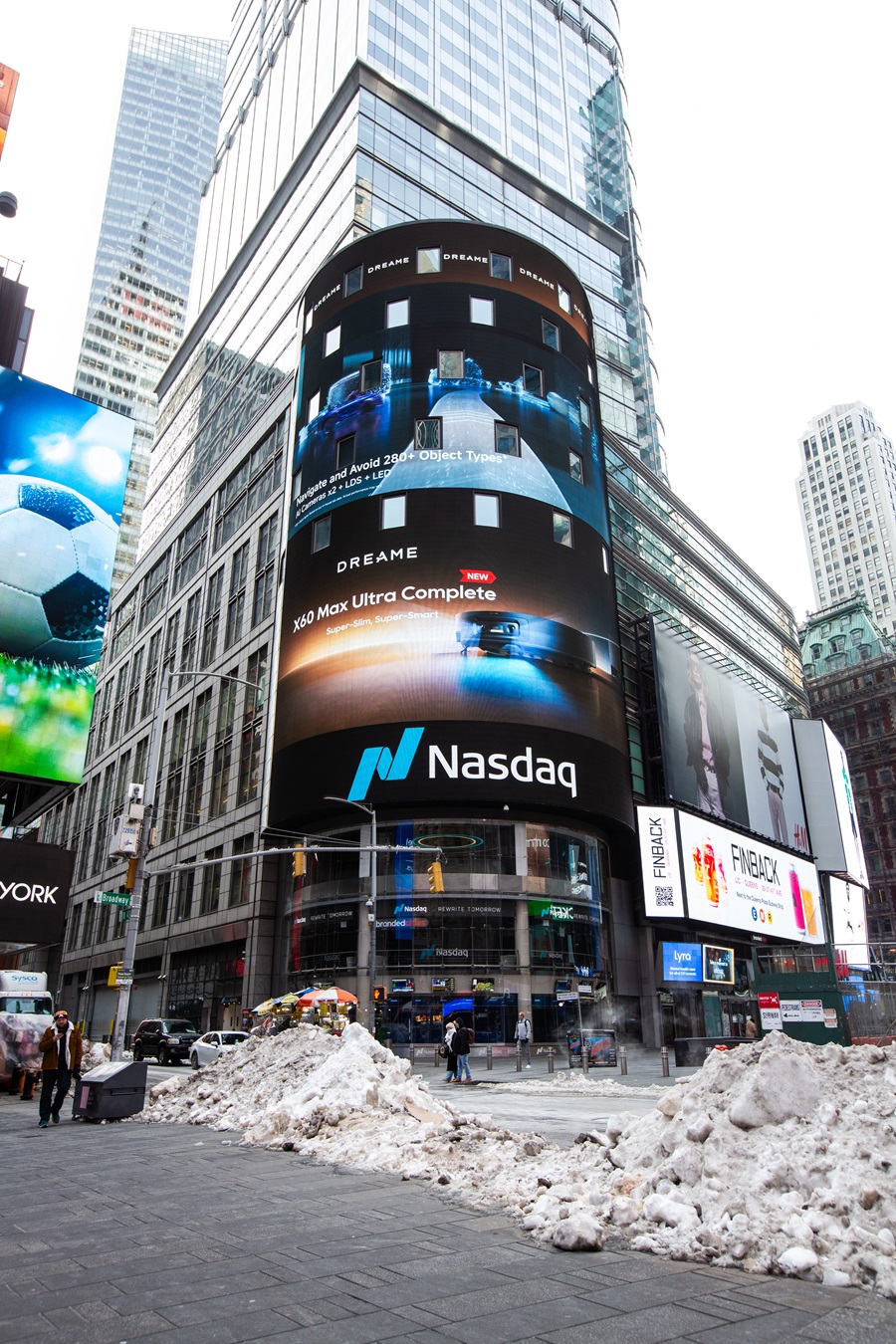 追觅科技智能扫地机器人宣传登陆纽约时报广场纳斯达克大屏